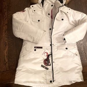white ski jacket/coat with removable fur hood!